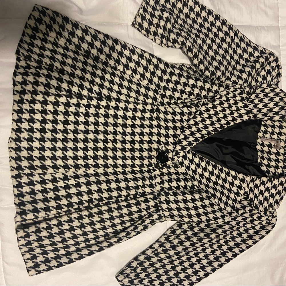 Stylish Houndstooth Coat - Black & White